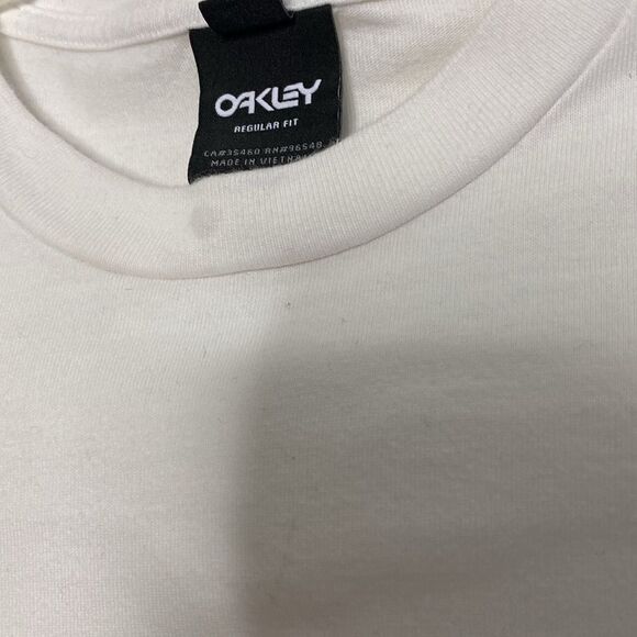 OAKLEY Men’s Two (2) White T-shirts with Print Size S - Picture 12 of 12